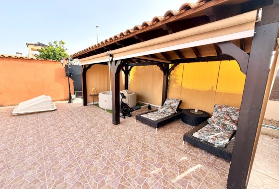 Reventa - Villa independiente - La Marina