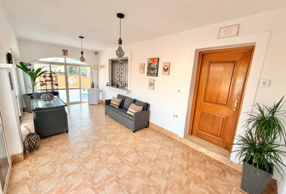 Reventa - Villa independiente - La Marina