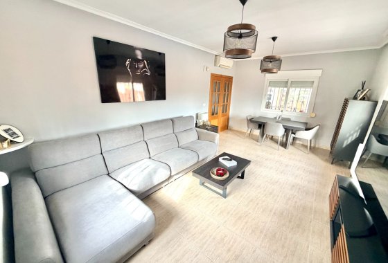 Reventa - Villa independiente - La Marina