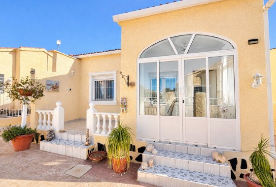 Resale - Detached Villa - La Marina