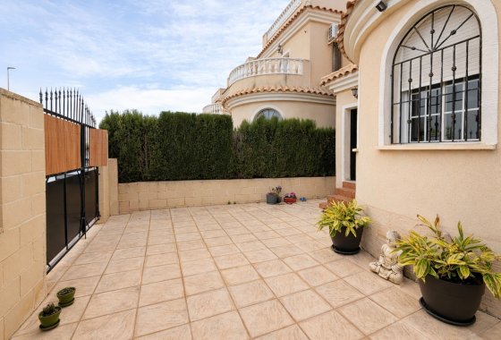 Resale - Detached Villa - La Marina