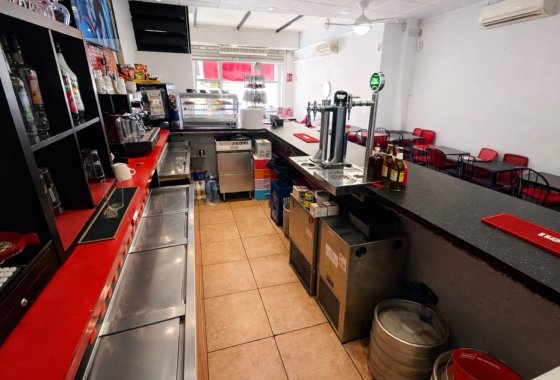 Resale - commercial property - La Marina