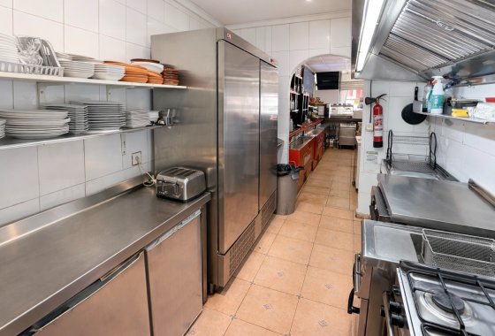 Resale - commercial property - La Marina