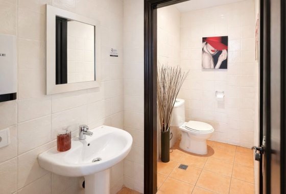 Resale - commercial property - La Marina