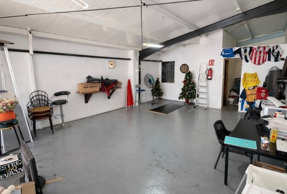 Resale - commercial property - La Marina