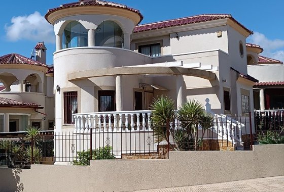 Resale - Detached Villa - La Marina