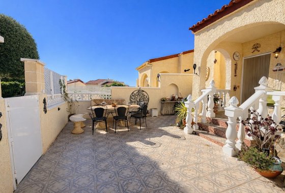 Resale - Detached Villa - La Marina