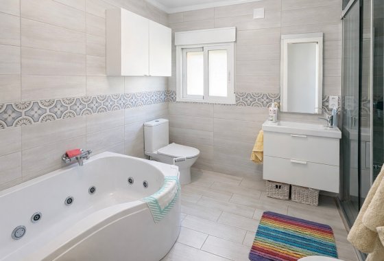 Resale - Detached Villa - La Marina