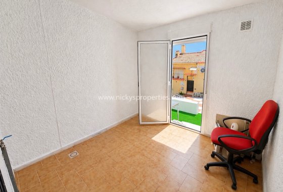 Resale - Terraced house - La Marina