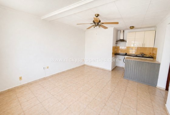 Resale - Terraced house - La Marina