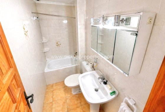 Resale - Terraced house - La Marina