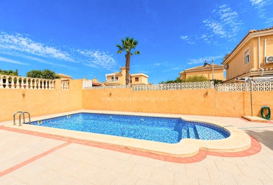 Resale - Detached Villa - La Marina