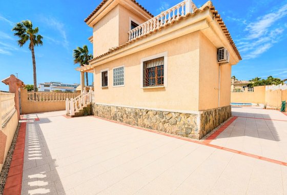 Resale - Detached Villa - La Marina