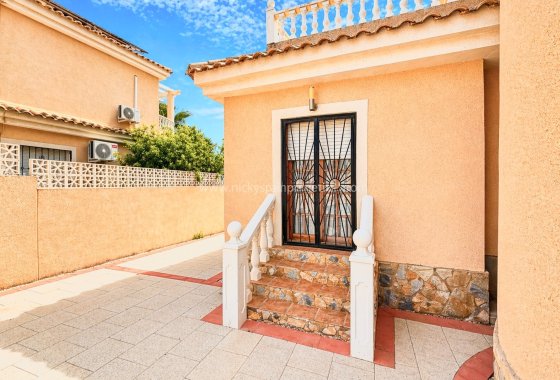 Resale - Detached Villa - La Marina