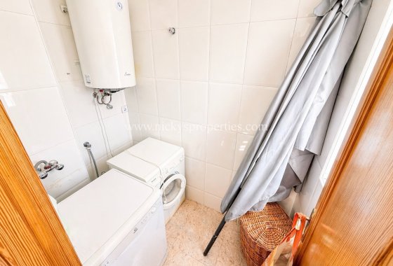 Resale - Detached Villa - La Marina