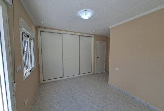 Resale - Terraced house - La Marina