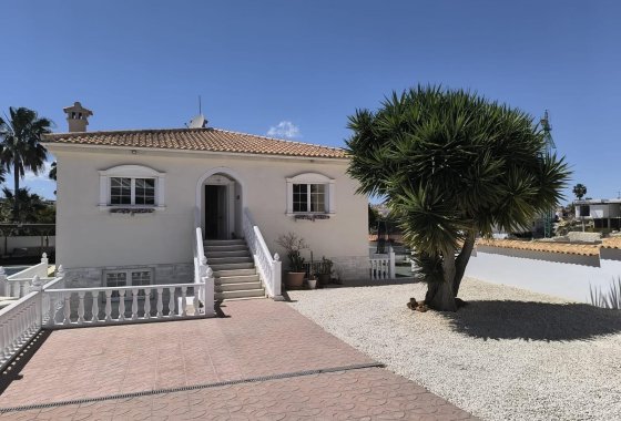 Resale - Detached Villa - La Escuera - La Marina