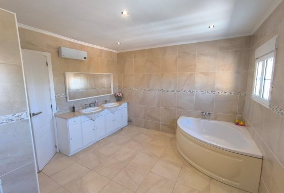 Resale - Detached Villa - La Escuera - La Marina