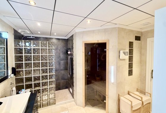 Resale - Detached Villa - La Marina
