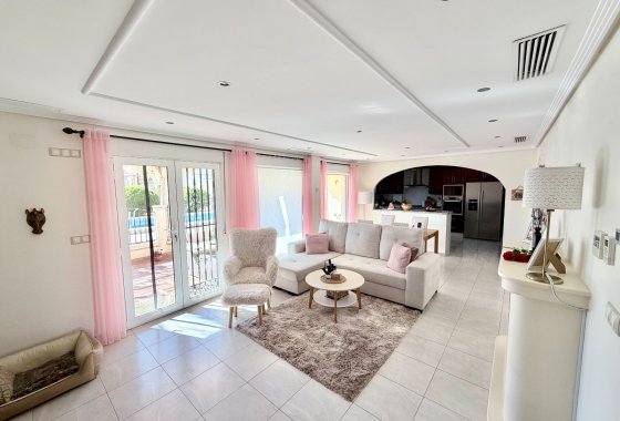 Resale - Detached Villa - La Marina