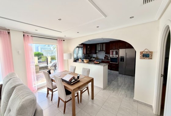 Resale - Detached Villa - La Marina