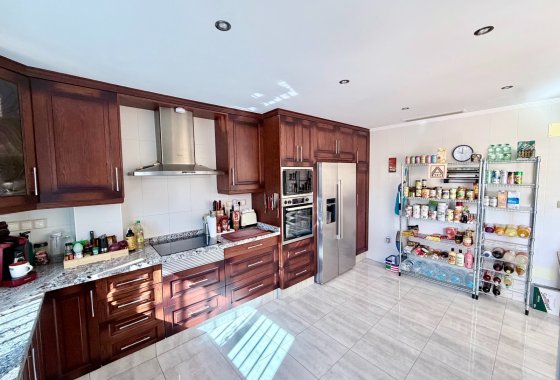Resale - Detached Villa - La Marina