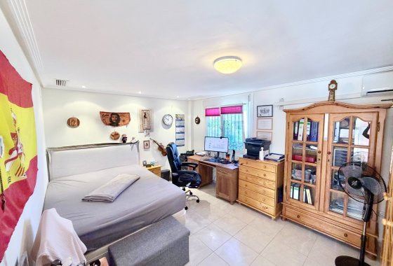 Resale - Detached Villa - La Marina