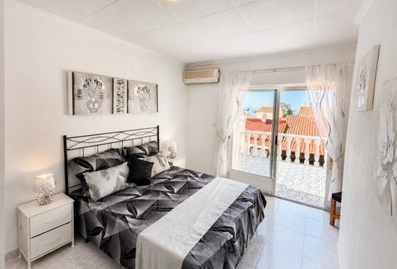 Resale - Terraced house - La Marina