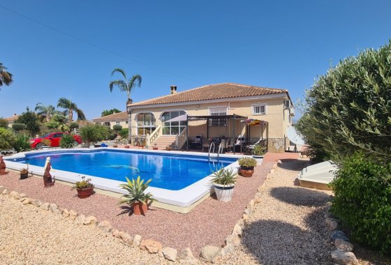 Resale - Country House/Finca - Catral