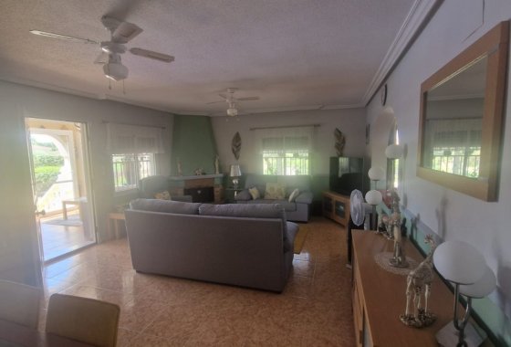 Resale - Country House/Finca - Catral