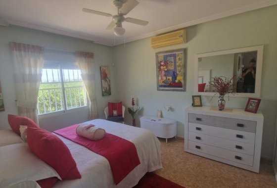 Resale - Country House/Finca - Catral