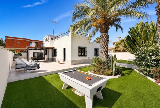 Resale - Detached Villa - La Marina
