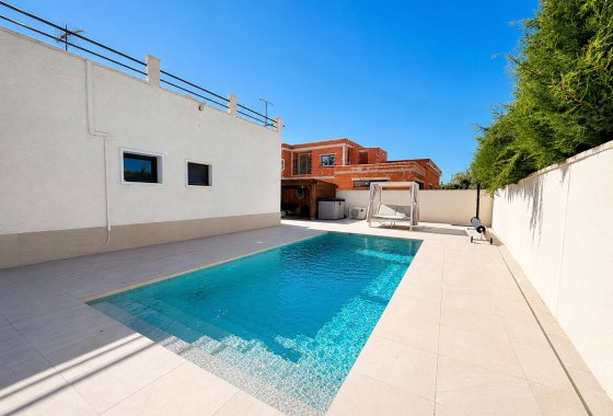 Resale - Detached Villa - La Marina