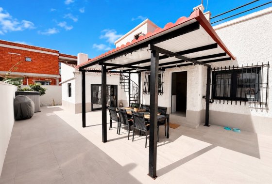 Resale - Detached Villa - La Marina
