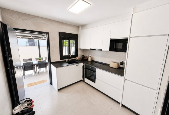 Resale - Detached Villa - La Marina