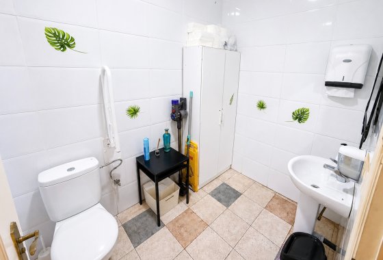 Resale - commercial property - La Marina