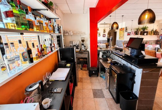Resale - commercial property - La Marina