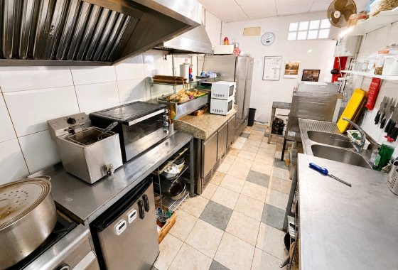 Resale - commercial property - La Marina
