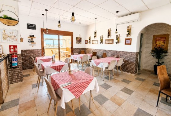 Resale - commercial property - La Marina