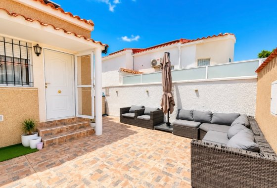 Resale - Detached Villa - La Marina
