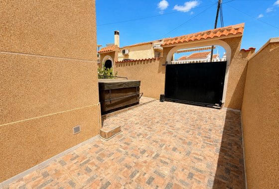 Resale - Detached Villa - La Marina