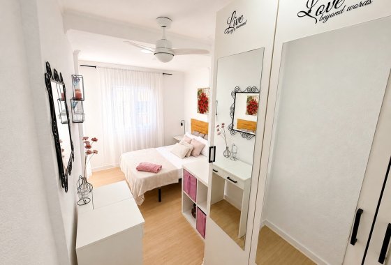 Resale - Terraced house - La Marina
