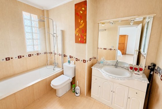 Resale - Detached Villa - La Marina