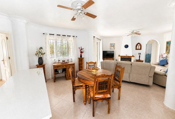 Resale - Detached Villa - La Marina