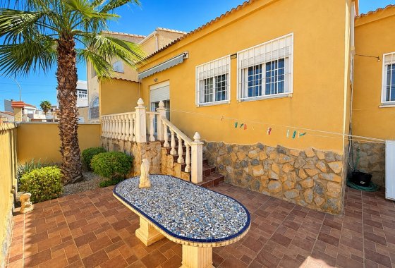 Resale - Detached Villa - La Marina