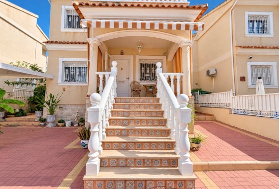 Resale - Detached Villa - La Marina