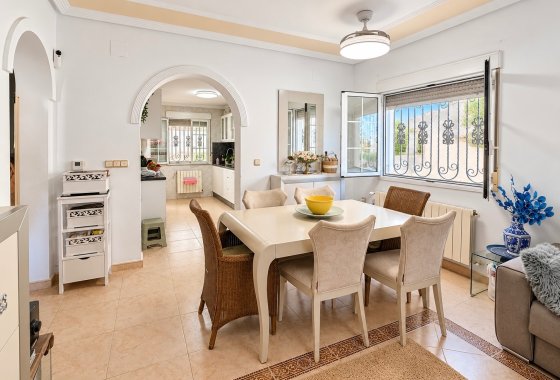 Resale - Detached Villa - La Marina