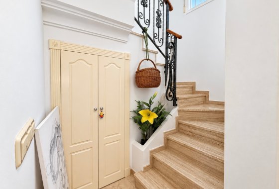 Resale - Detached Villa - La Marina