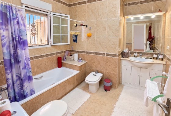 Resale - Detached Villa - La Marina