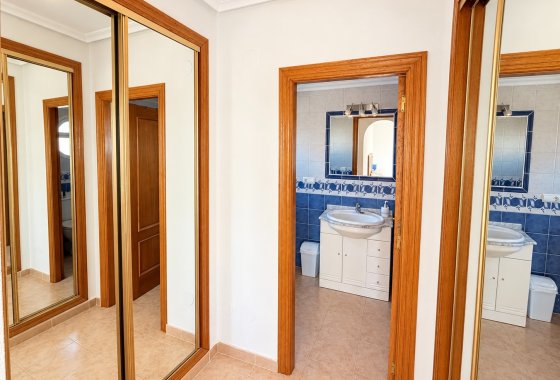 Resale - Semi Detached Villa - La Marina